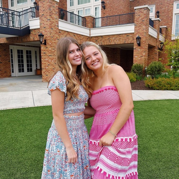 Meet your Posher, Quinn - Picture 1 of 1